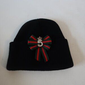 NWT Womens Tina Demel Black Knit Beanie Hat W/Green & Red "5" Bow Tie OS